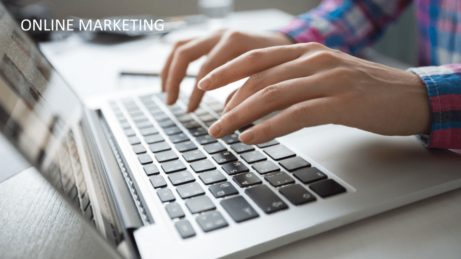 Online Marketing Toolbox PowerPoint-Vorlage