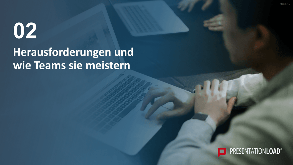 Business-Team arbeitet an Laptop