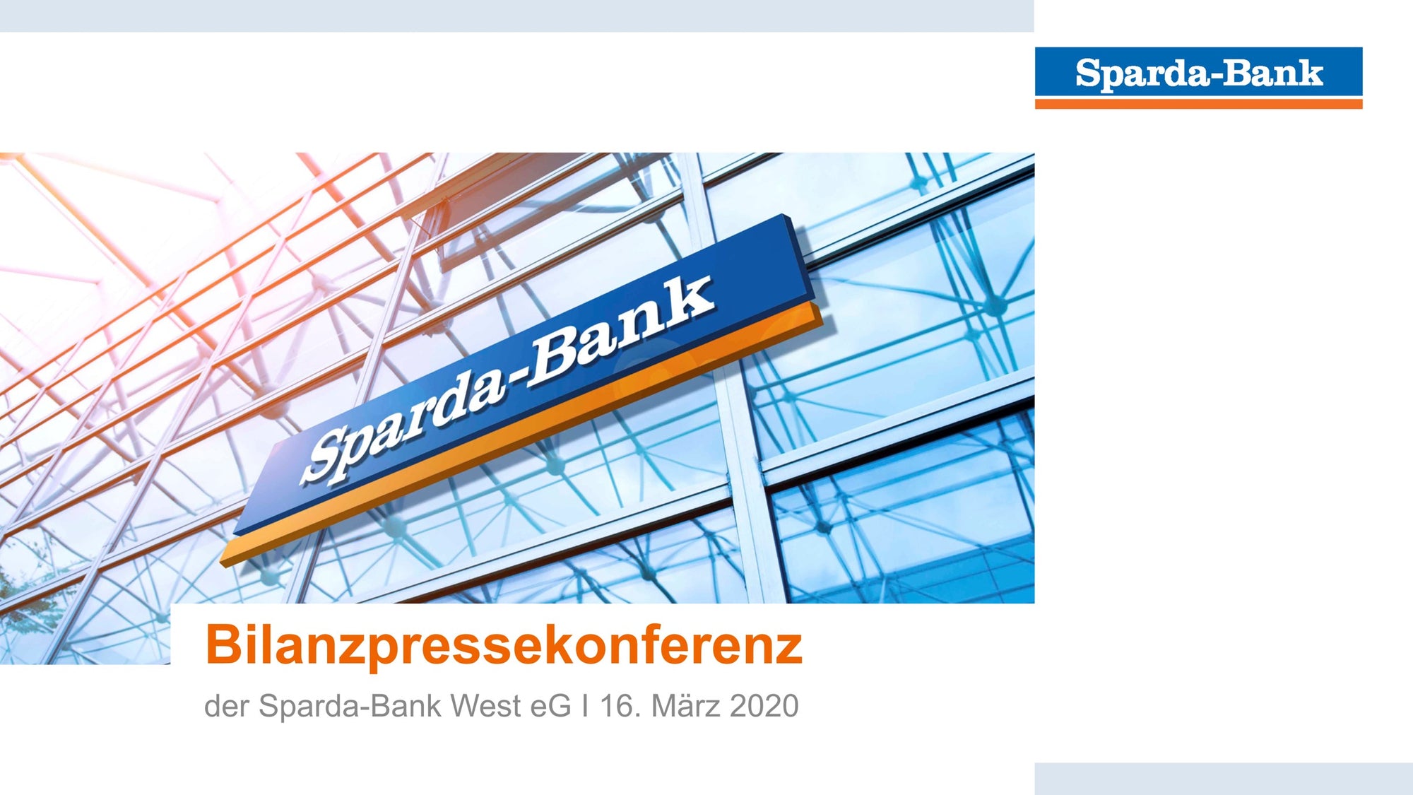 Sparda-Bank Logo Glasfassade Präsentation