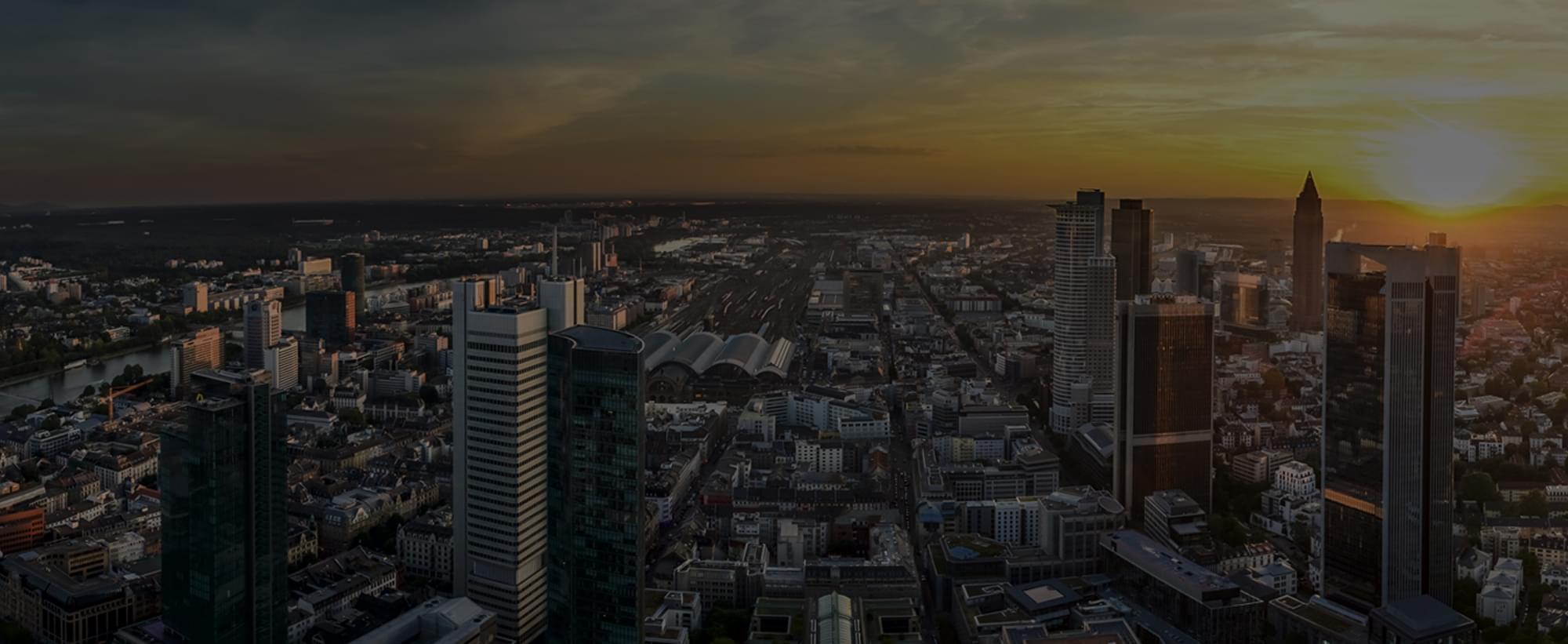 Frankfurter Skyline bei Sonnenuntergang